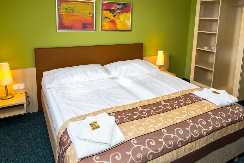 Hotel Rieger Garni Jičín Exteriör bild